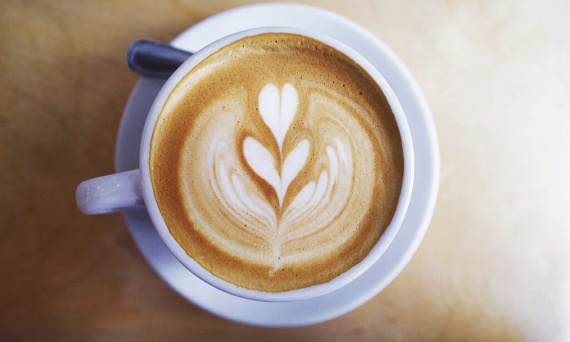 Czym jest latte art? Wszystko o wzorkach na kawie